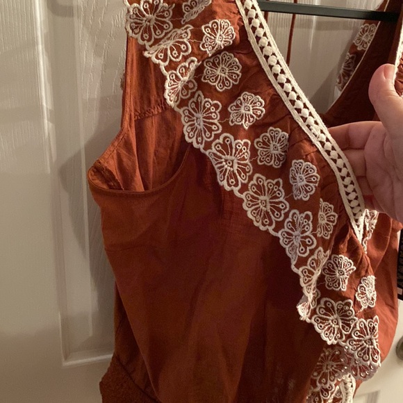 Broadway 38 Embroidered Ruffle Sleeveless Top Smocked Waist Dark Caramel Sz 2X - Picture 8 of 11